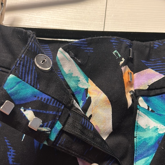 🌻 2/$10 🌻 Patterned shorts, Apt. 9, size 8 - Picture 5 of 8